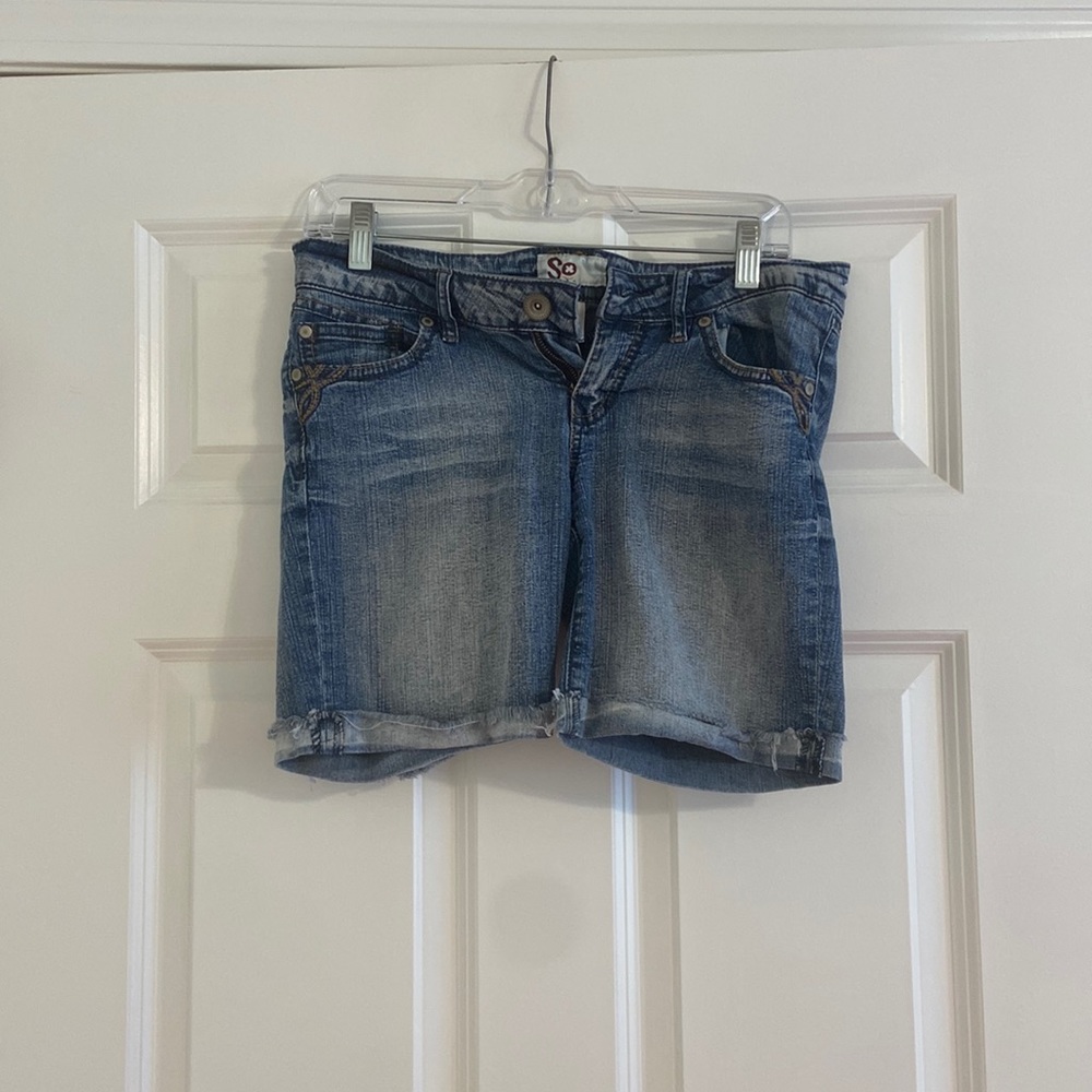 🧡 Junior’s denim shorts